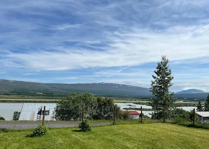 Lakeside Apartments - A