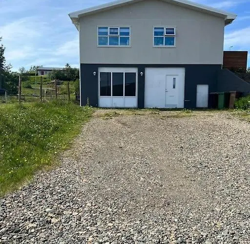 Lakeside Apartments - A